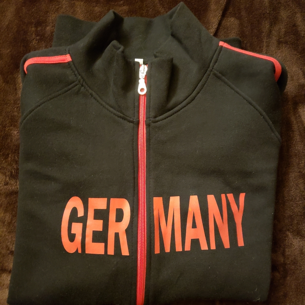 Sweatshirt